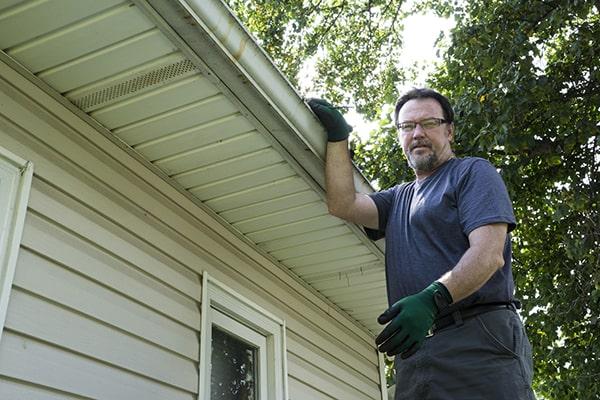 Gutter Cleaning of Dearborn Heights team